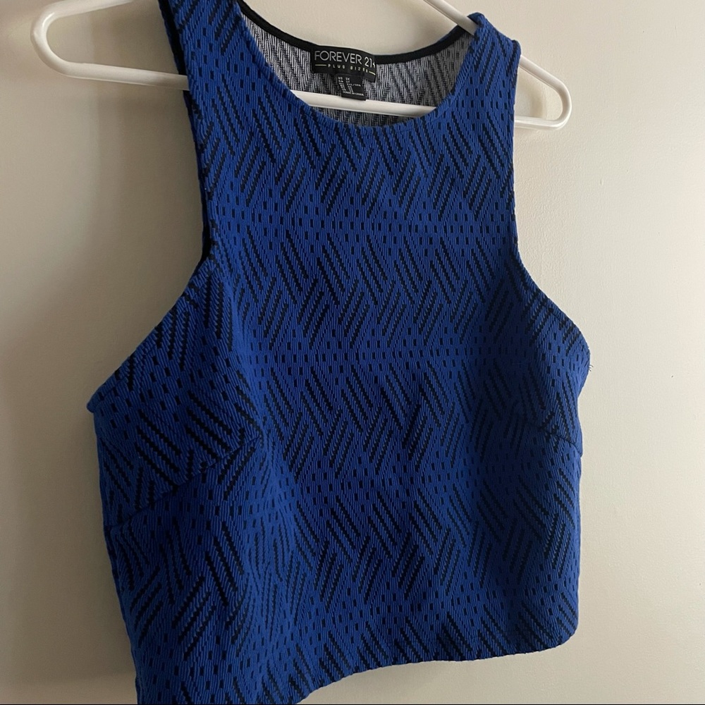NWT forever 21 plus sized geometric crop top